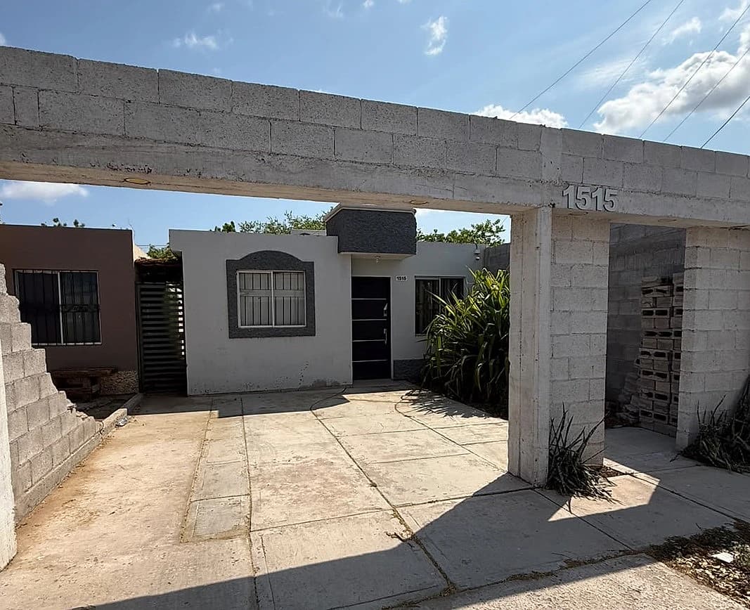 CASA EN RENTA FRACC SANTA CECILIA