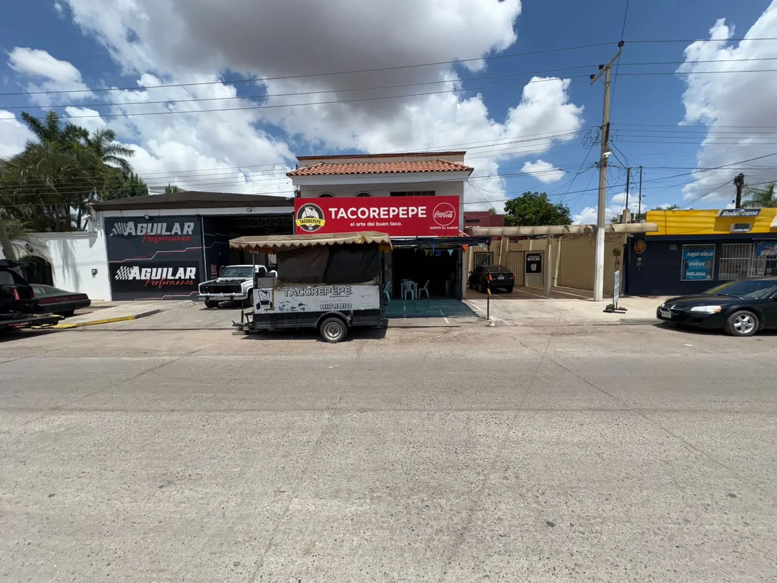 AMPLIA CASA CON TERRENO ADJUNTO