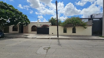 9_2985 | CASA VENTA una planta 4 recs Fracc. Grijalva | Castillo Bienes Raíces