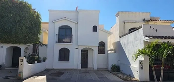 13_1721 | En Renta Casa Amueblada, Residencial Montebello | Castillo Bienes Raíces