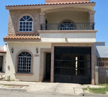 5_2876 | CASA EN VENTA 4 REC BOSQUES DEL PEDREGAL | Castillo Bienes Raíces