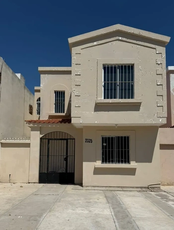 5_2944 | CASA EN RENTA FRACC MALLORCA | Castillo Bienes Raíces