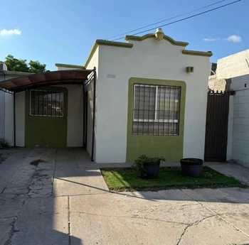 5_2988 | CASA EN VENTA FRACC CAMPANARIO | Castillo Bienes Raíces